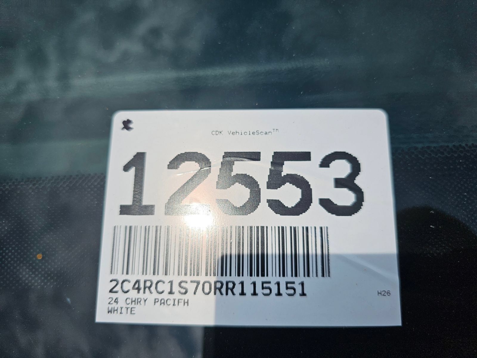 Used 2024 Chrysler Pacifica Limited FWD image 12