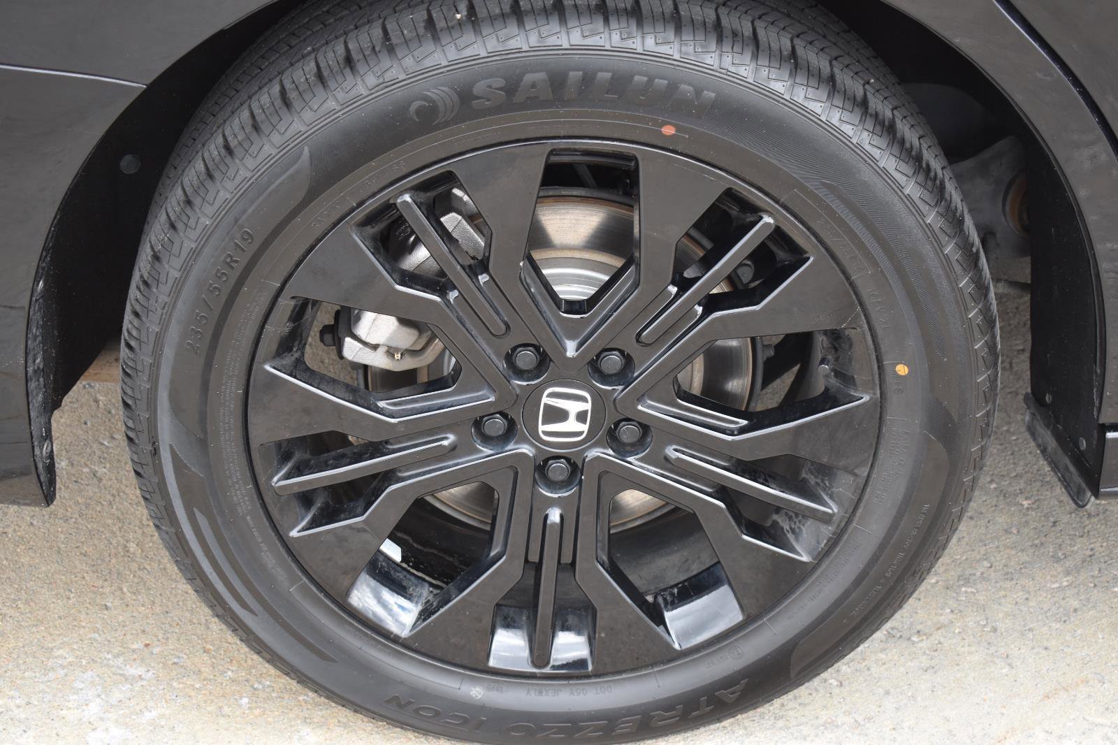 Used 2025 Honda Odyssey Sport-L image 12