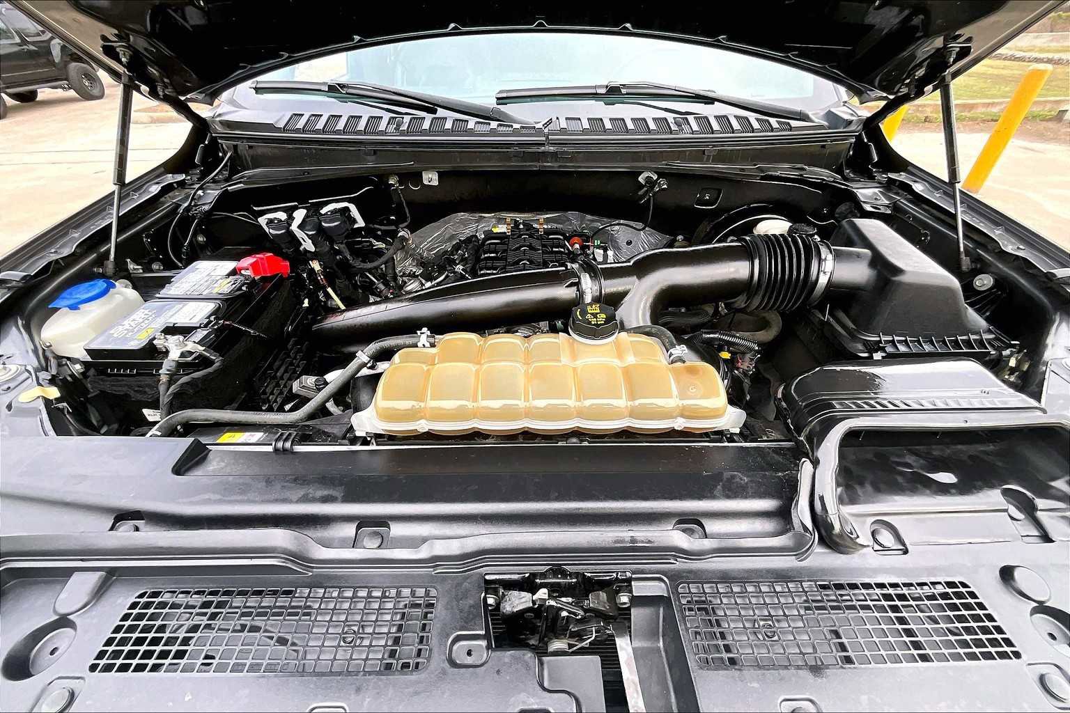 Used 2021 Ford Expedition Max Limited image 32