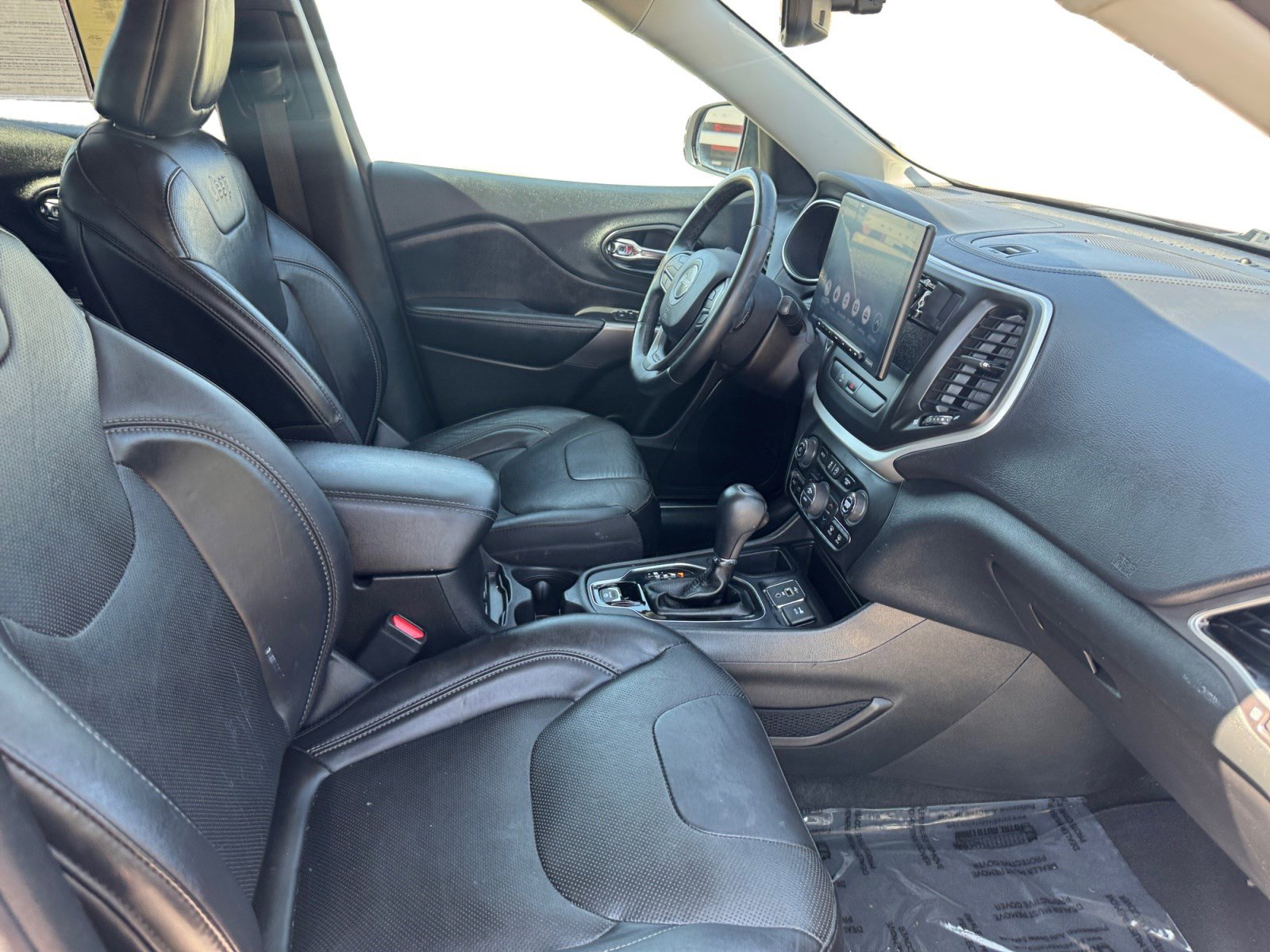 Used 2019 Jeep Cherokee Limited image 15