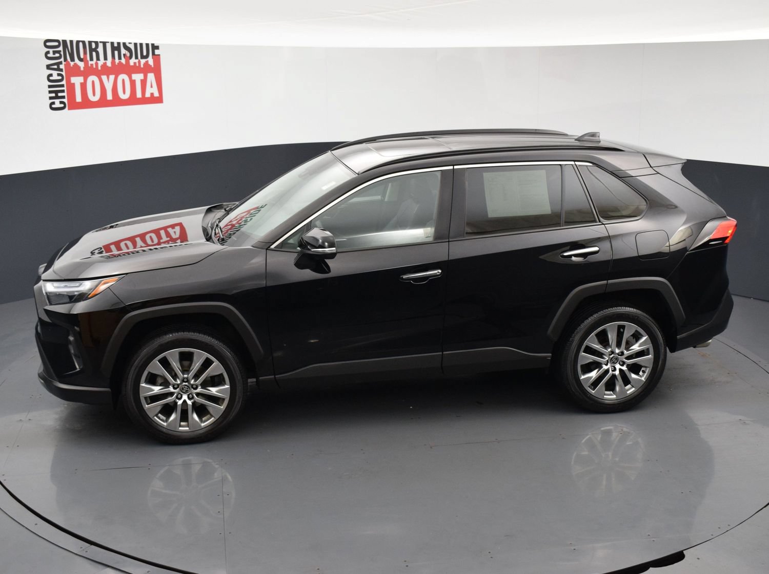 Used 2023 Toyota RAV4 Limited AWD/4WD image 27