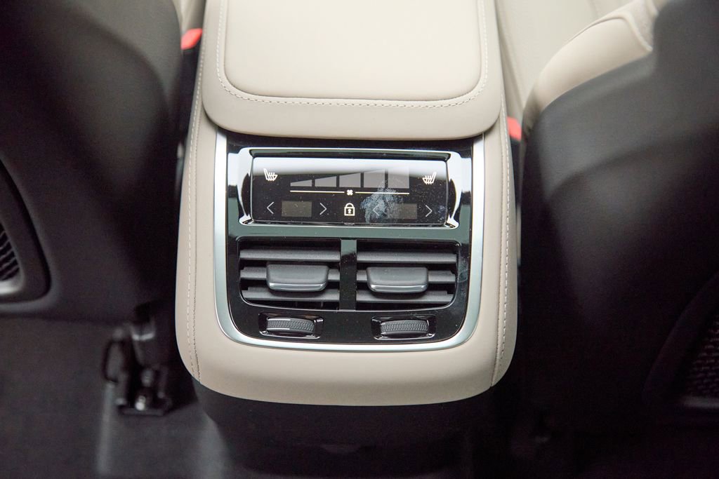 New 2026 Volvo XC90 B5 Plus w/ Protection Package image 23