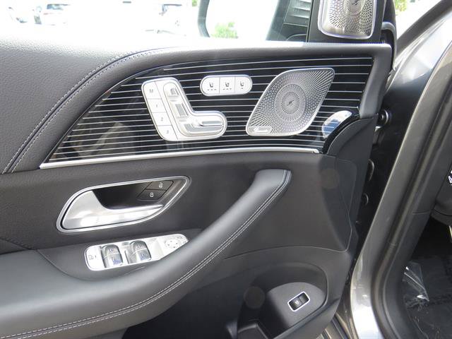 Used 2025 Mercedes-Benz GLS 450 4MATIC image 9