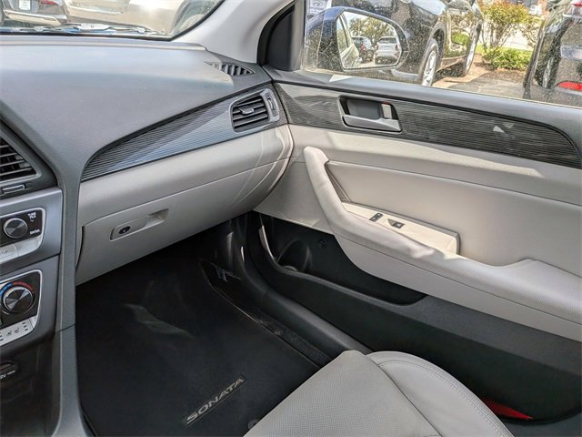Used 2018 Hyundai Sonata Limited image 16