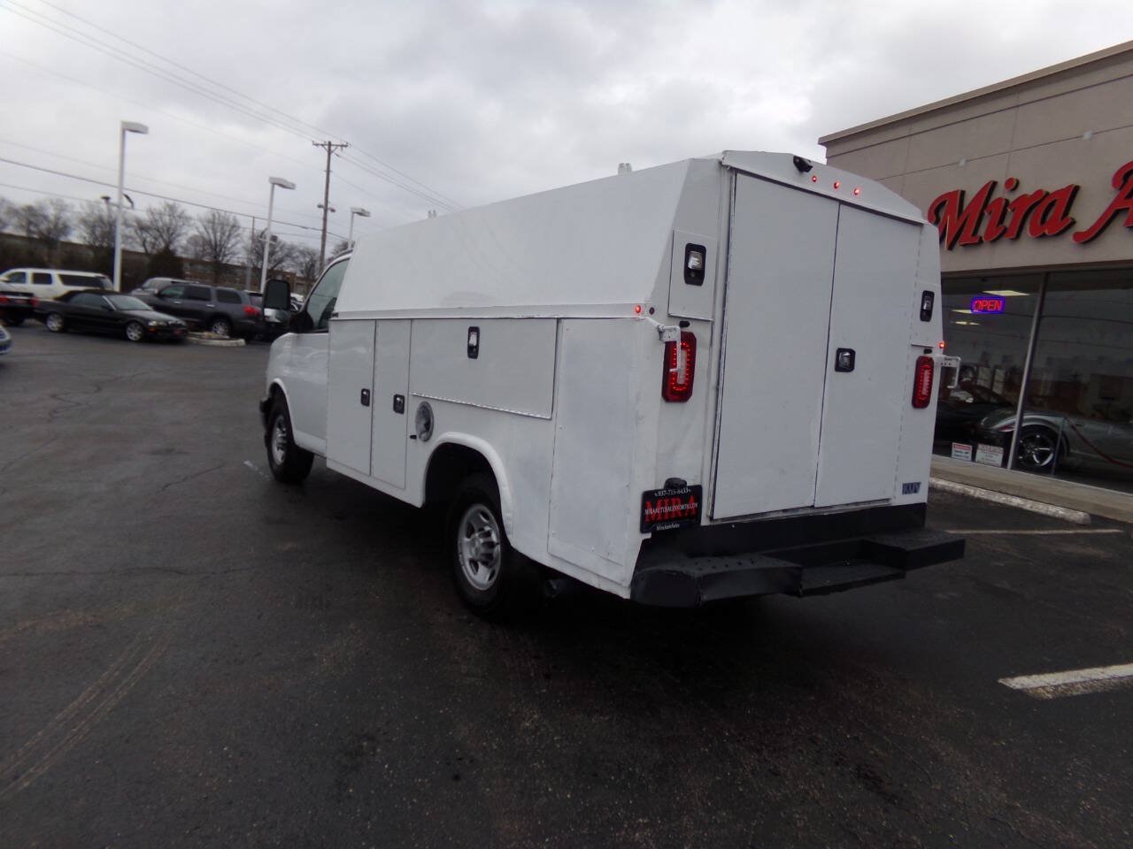 Used 2019 Chevrolet Express 3500 w/ Power Convenience Package RWD image 8