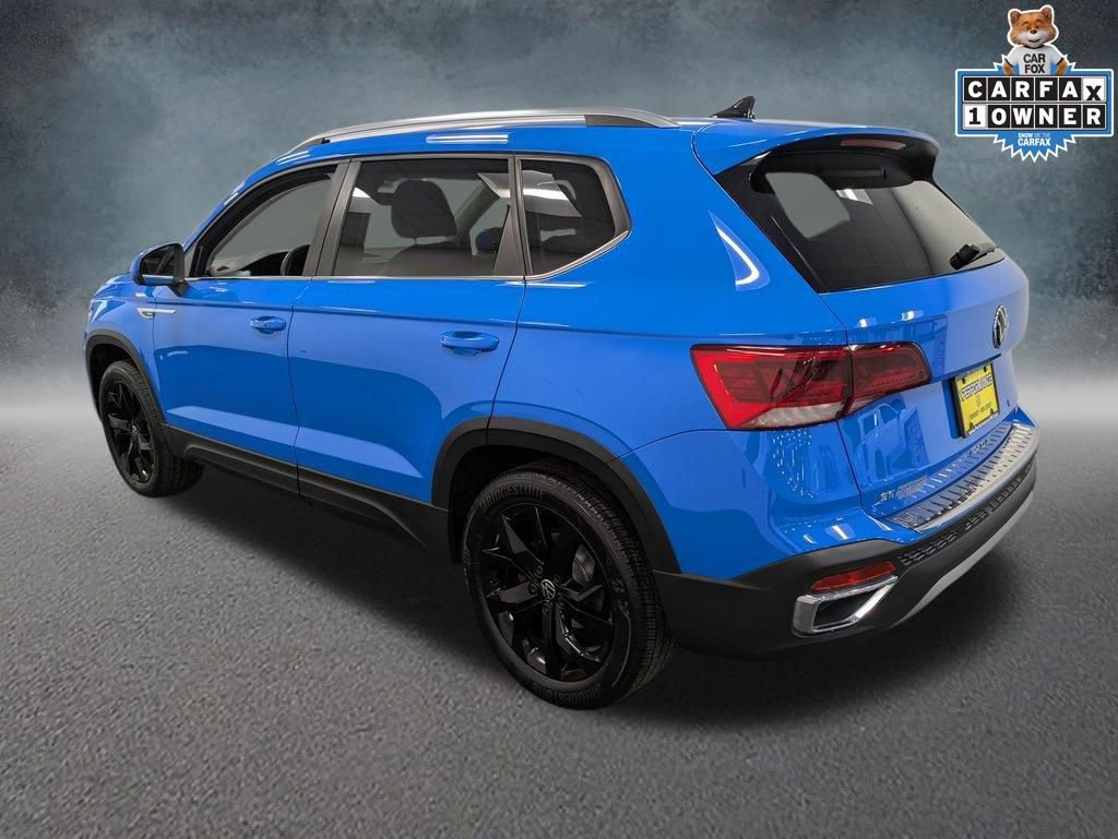 Used 2023 Volkswagen Taos SE w/ Panoramic Sunroof Package image 7