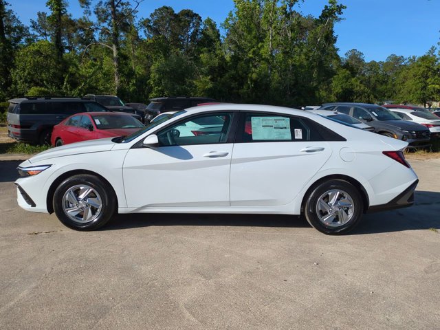 New 2026 Hyundai Elantra SE FWD image 8