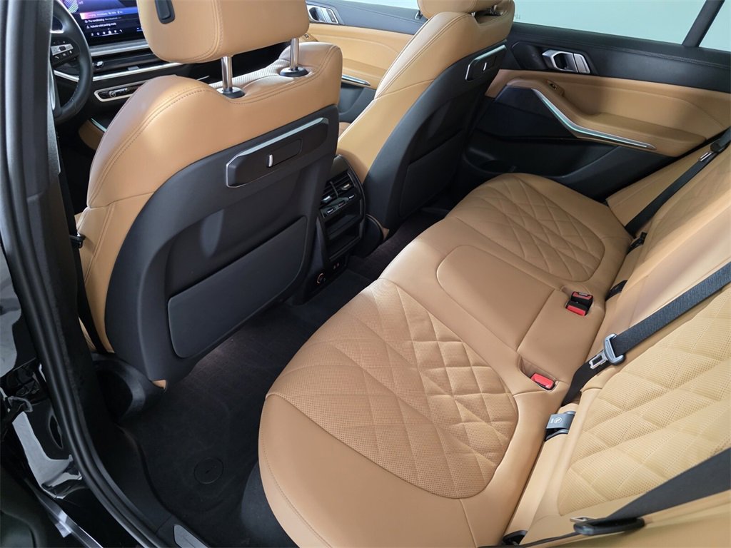 Used 2025 BMW X5 xDrive50e w/ Parking Assistance Package image 15