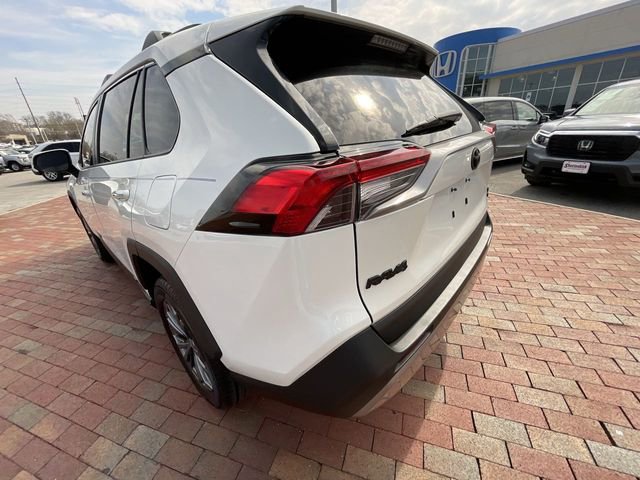 Used 2022 Toyota RAV4 Limited AWD/4WD image 32