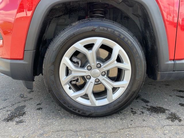 Used 2024 Jeep Compass Latitude image 10