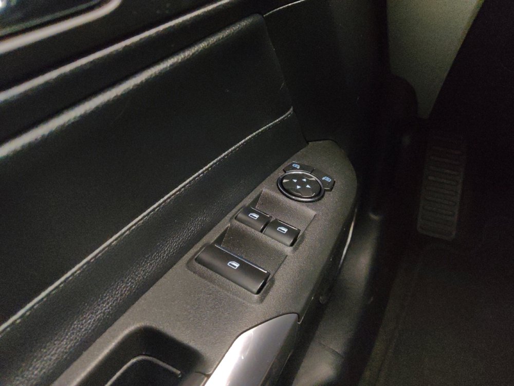 Used 2016 Ford Mustang Premium image 27