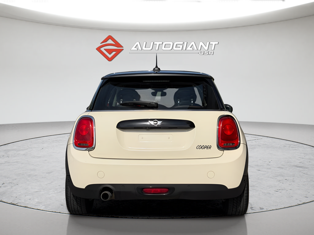 Used 2018 MINI Cooper 2-Door Hardtop FWD image 9