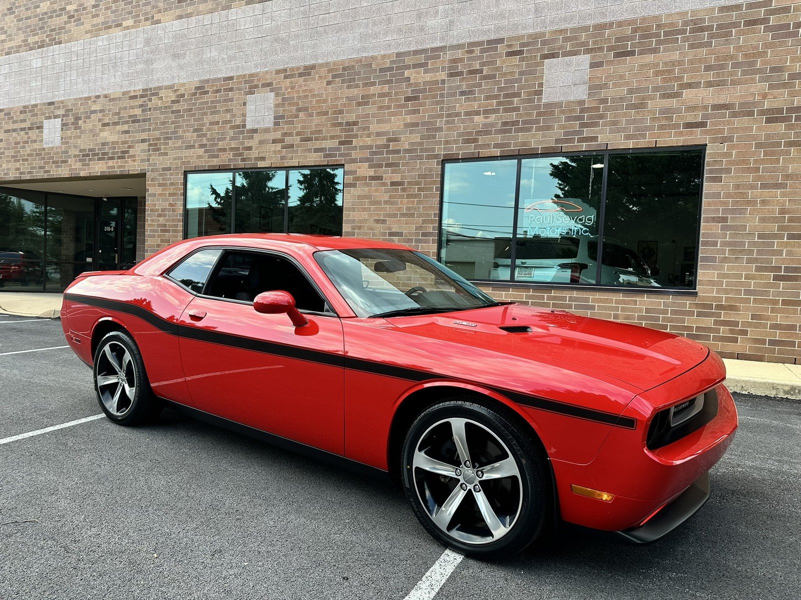 Used 2014 Dodge Challenger R/T w/ Electronics Convenience Group RWD image 30