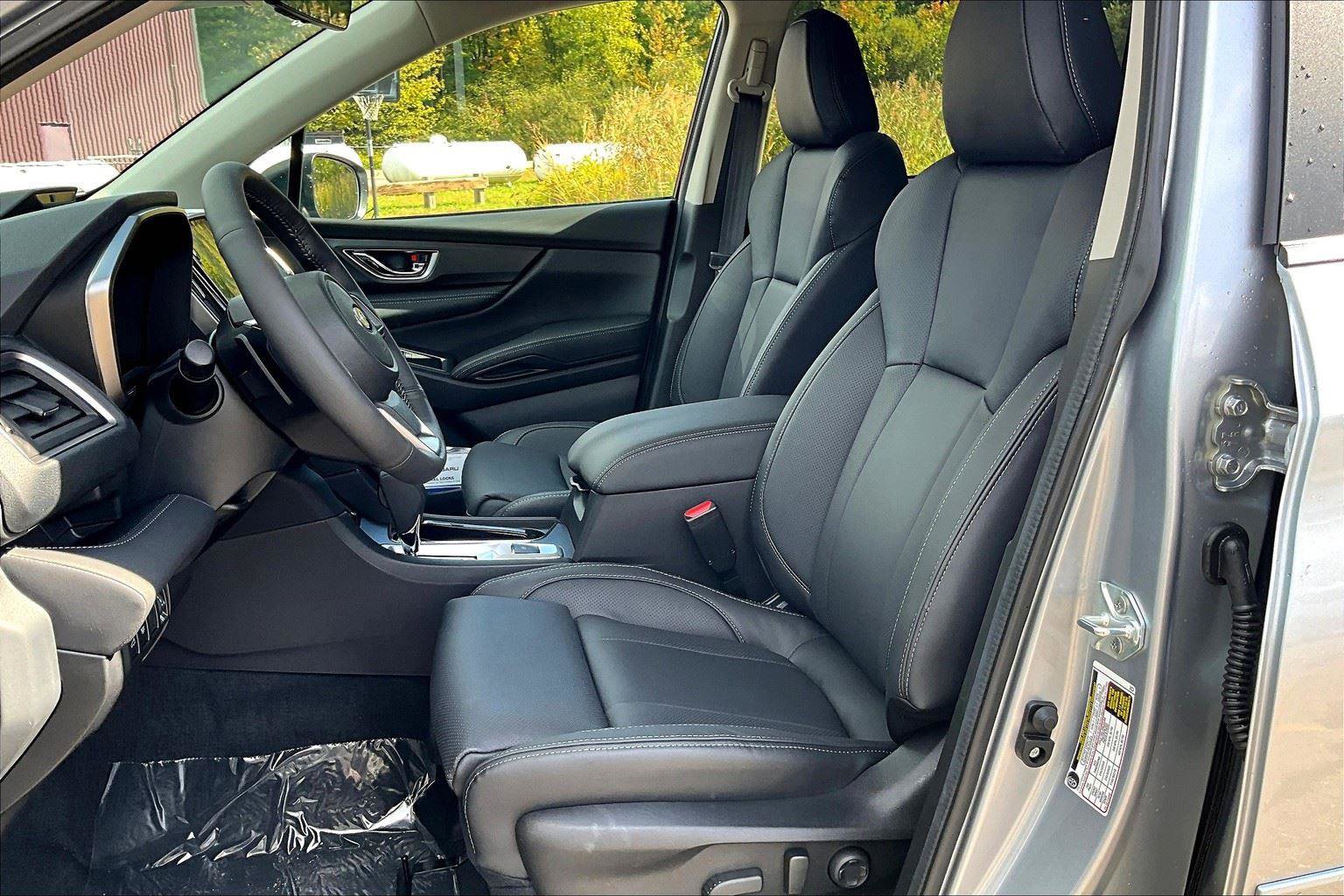 New 2025 Subaru Ascent Limited image 9