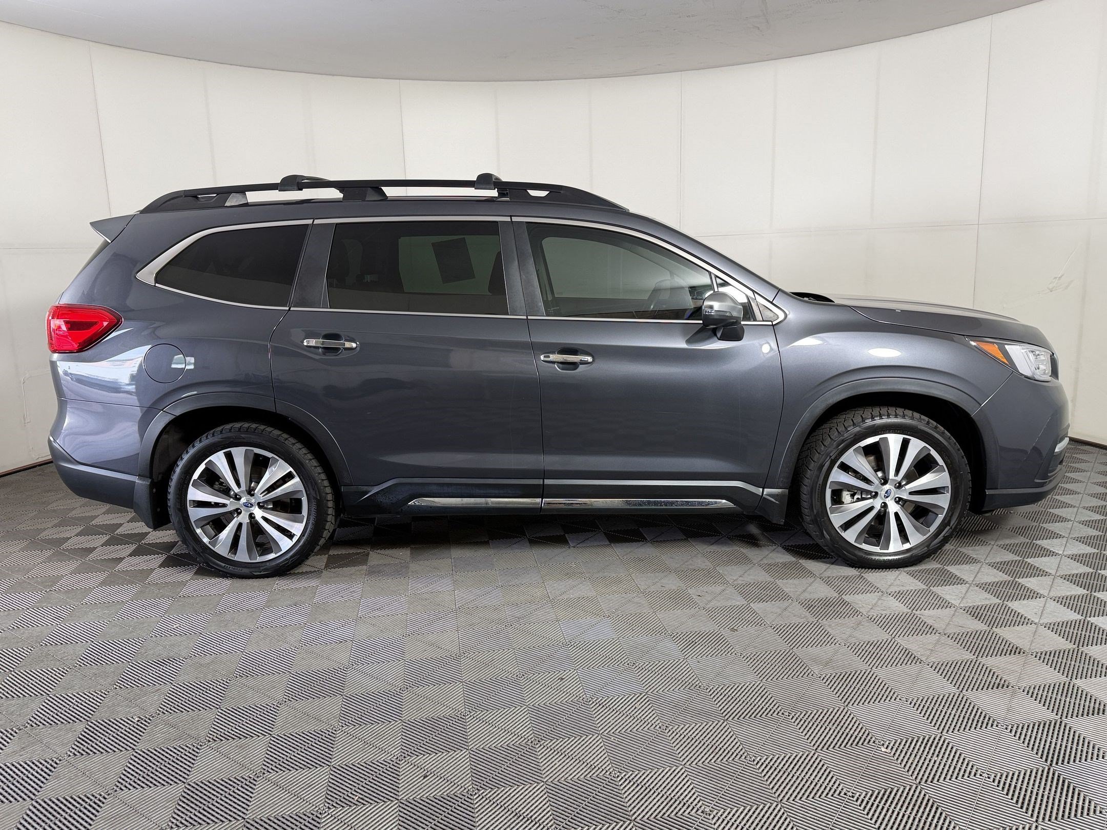 Used 2019 Subaru Ascent Touring AWD/4WD image 8