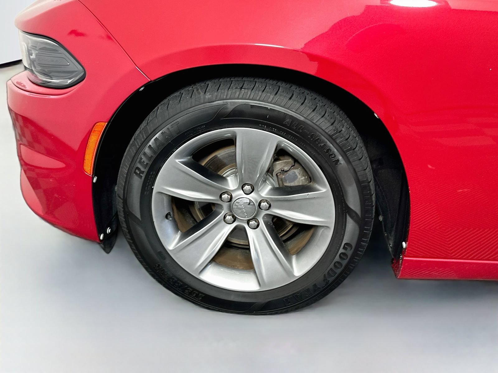 Used 2015 Dodge Charger SE w/ Power Sunroof Group RWD image 27