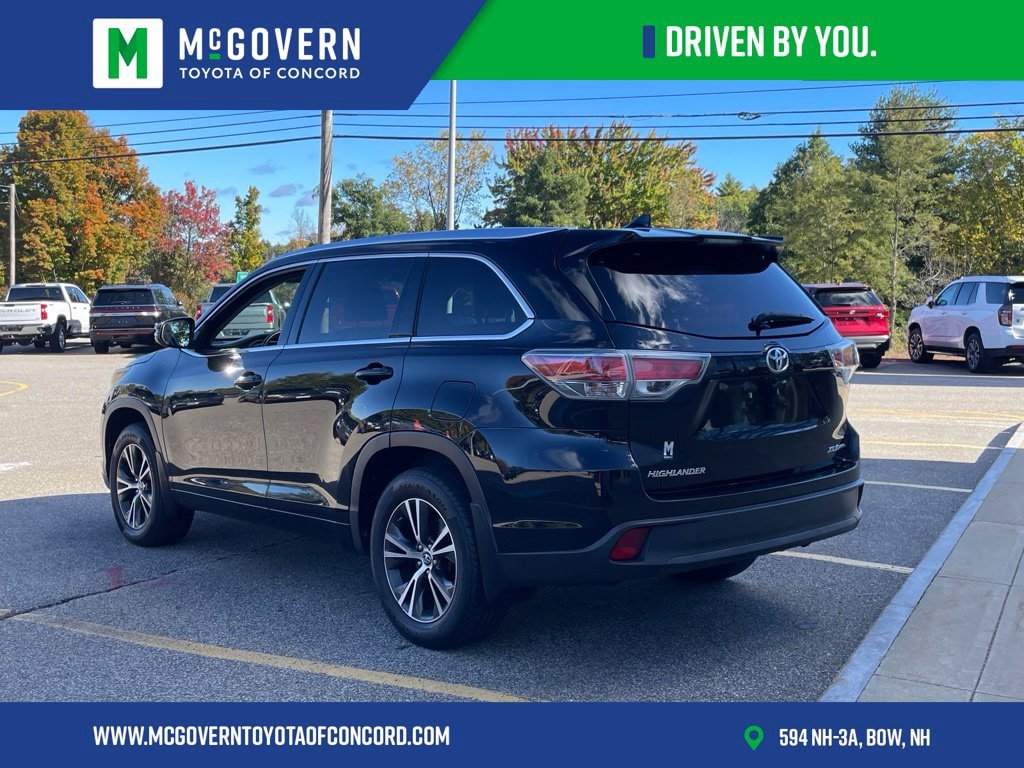 Used 2016 Toyota Highlander XLE AWD/4WD image 3