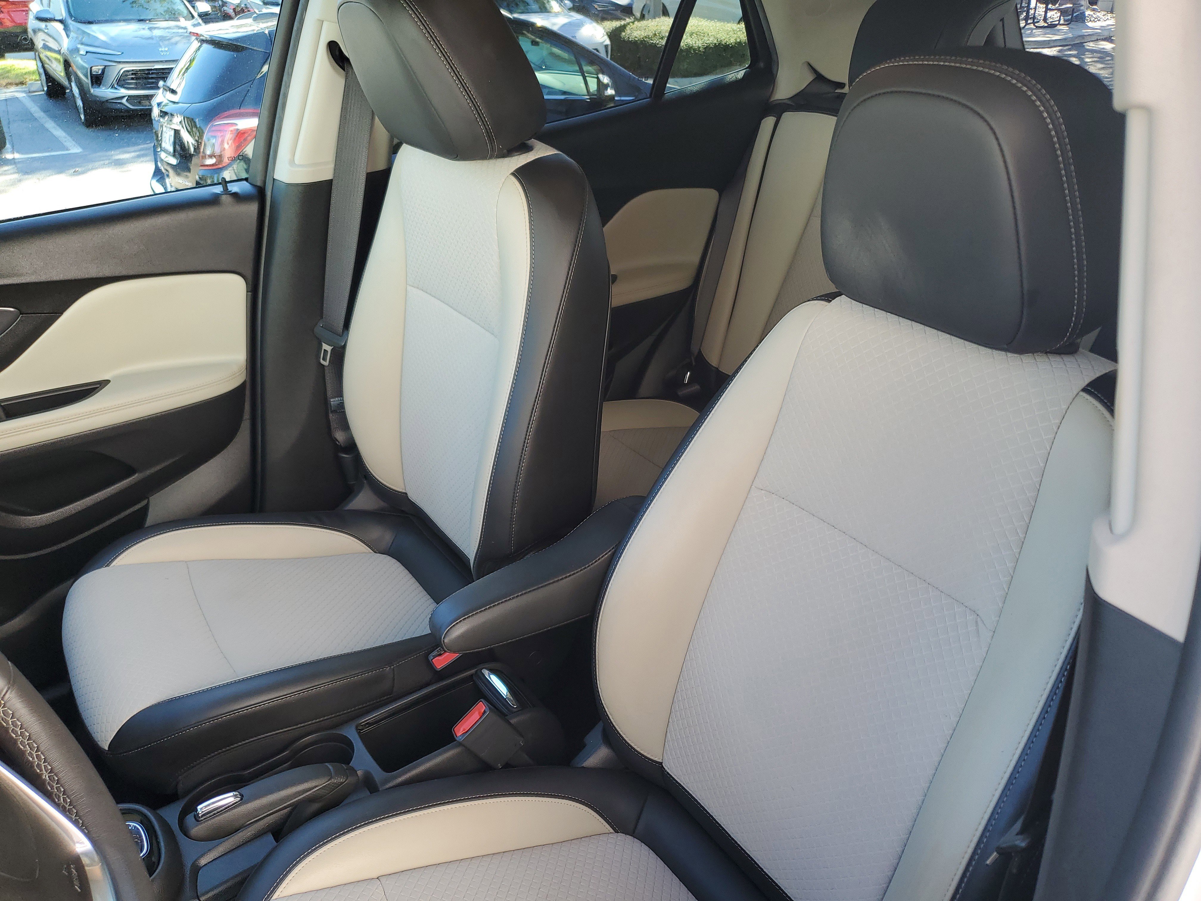 Used 2020 Buick Encore Preferred w/ Safety Package image 17