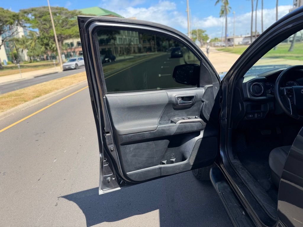 Used 2018 Toyota Tacoma TRD Sport RWD image 12