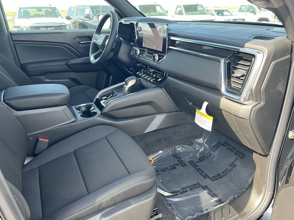 New 2026 GMC Canyon Elevation w/ LPO, Black Badging Package RWD image 29