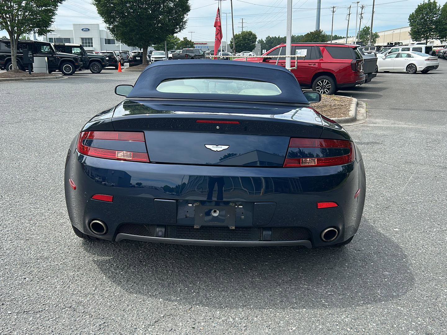 Used 2008 Aston Martin V8 Vantage Roadster RWD image 4