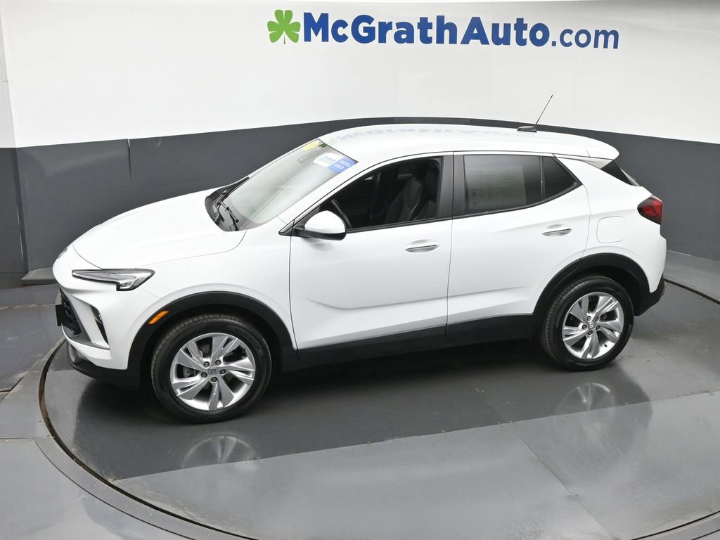 Used 2025 Buick Encore GX Preferred AWD/4WD image 18
