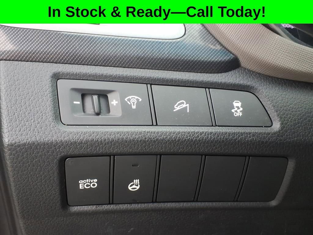 Used 2013 Hyundai Santa Fe Sport 2.0T w/ Technology Pkg image 19