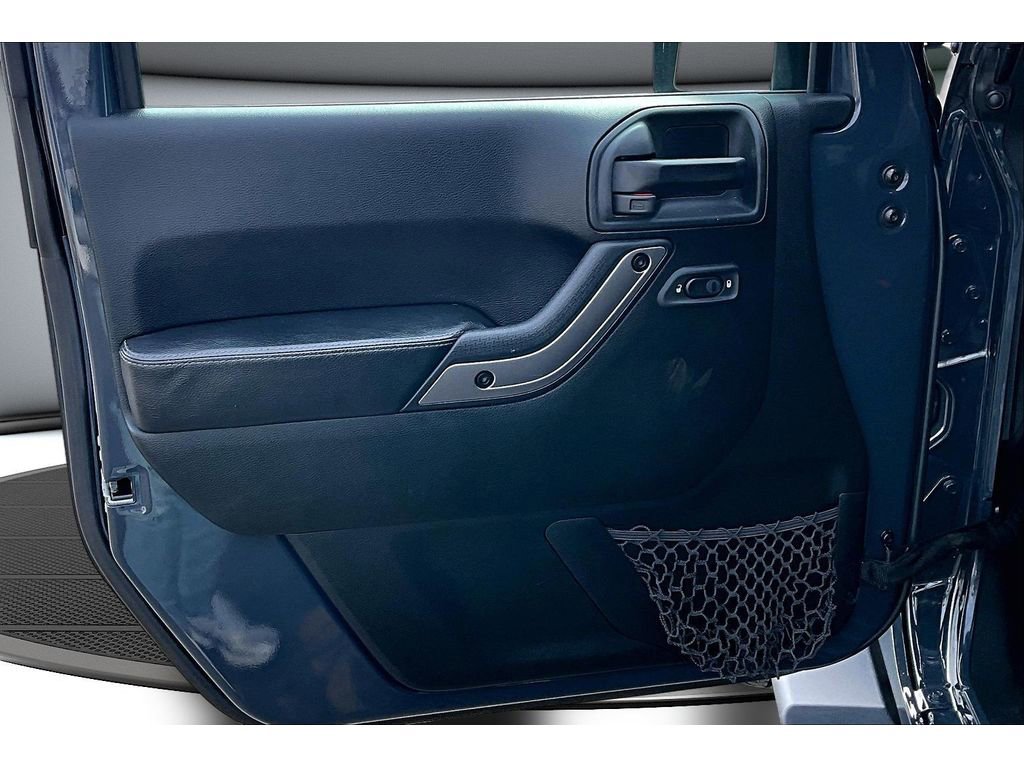 Used 2018 Jeep Wrangler Unlimited Sahara image 19