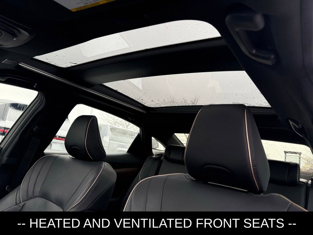 Used 2023 Toyota Crown Limited image 7