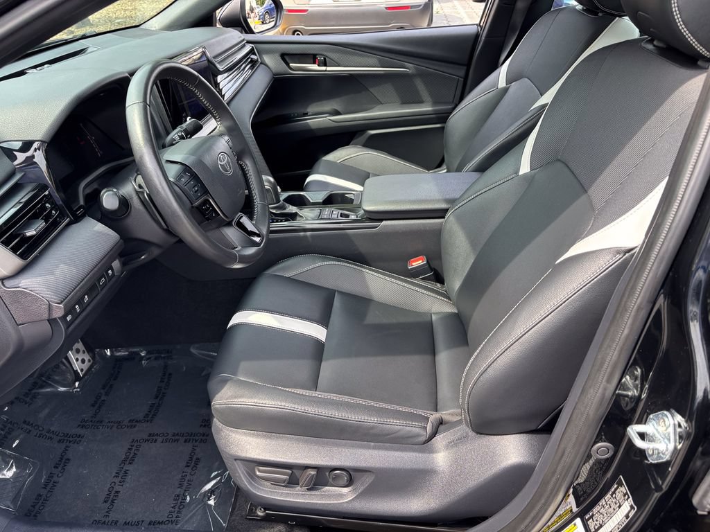 Used 2025 Toyota Camry SE w/ Convenience Package AWD/4WD image 18
