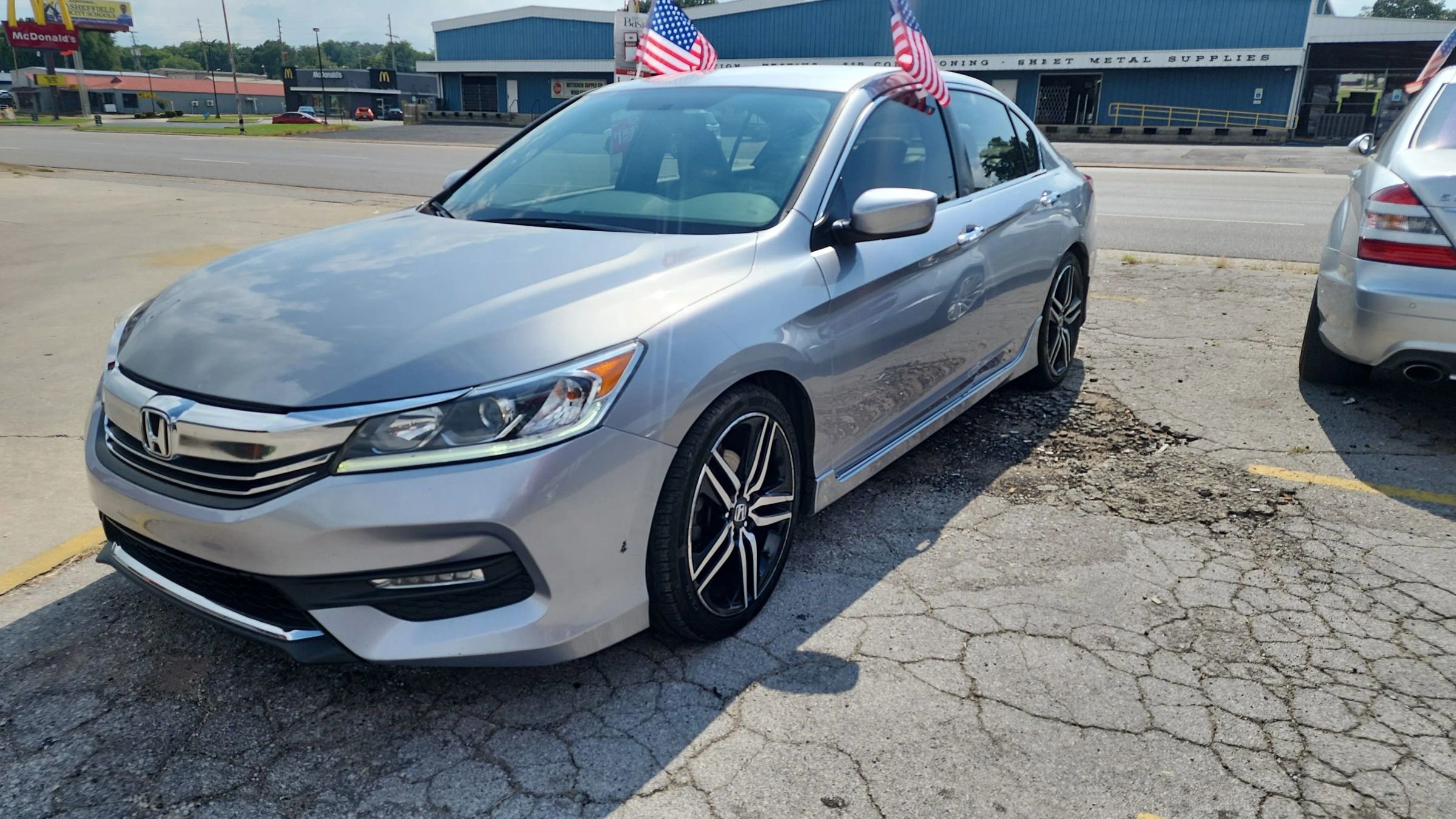 Used 2017 Honda Accord Sport image 3