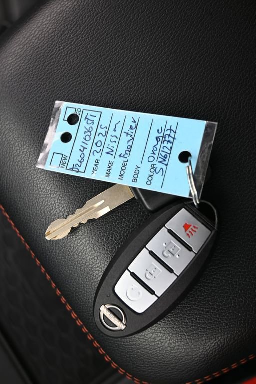 Used 2025 Nissan Frontier Pro-X w/ Pro Premium Package image 24