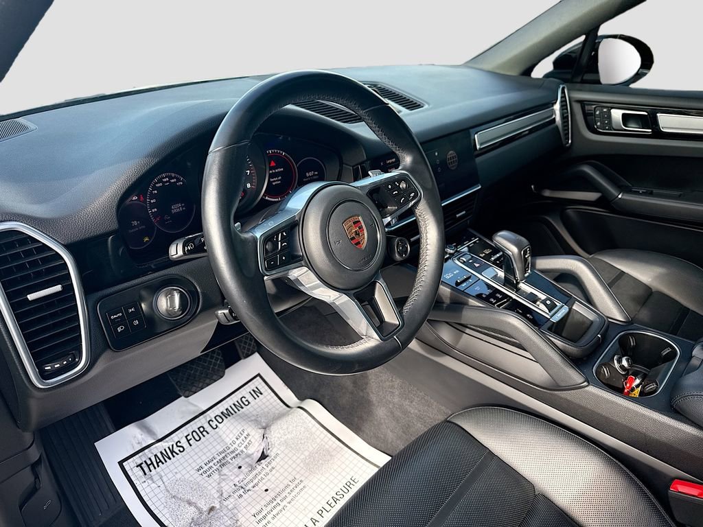 Used 2023 Porsche Cayenne Platinum Edition image 10