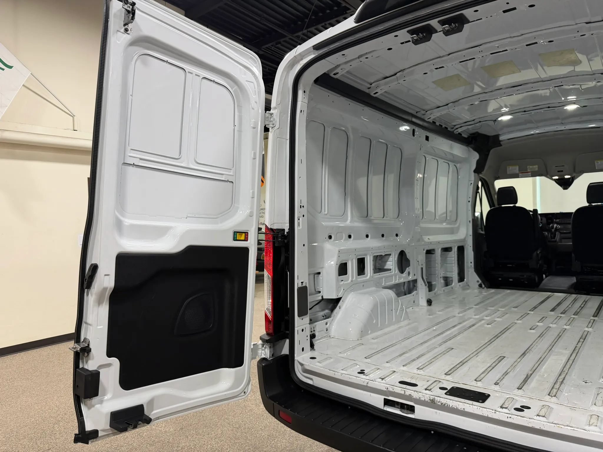 Used 2025 Ford Transit 250 148 Medium Roof RWD image 25