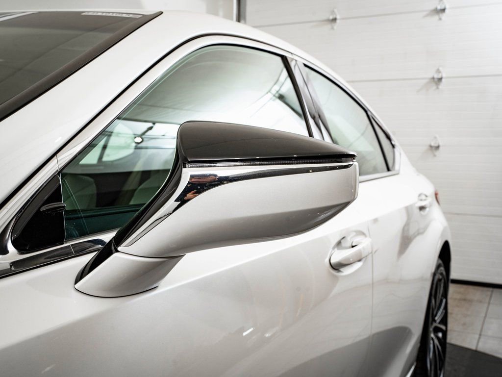 Certified 2023 Lexus ES 250 w/ Premium Package image 17