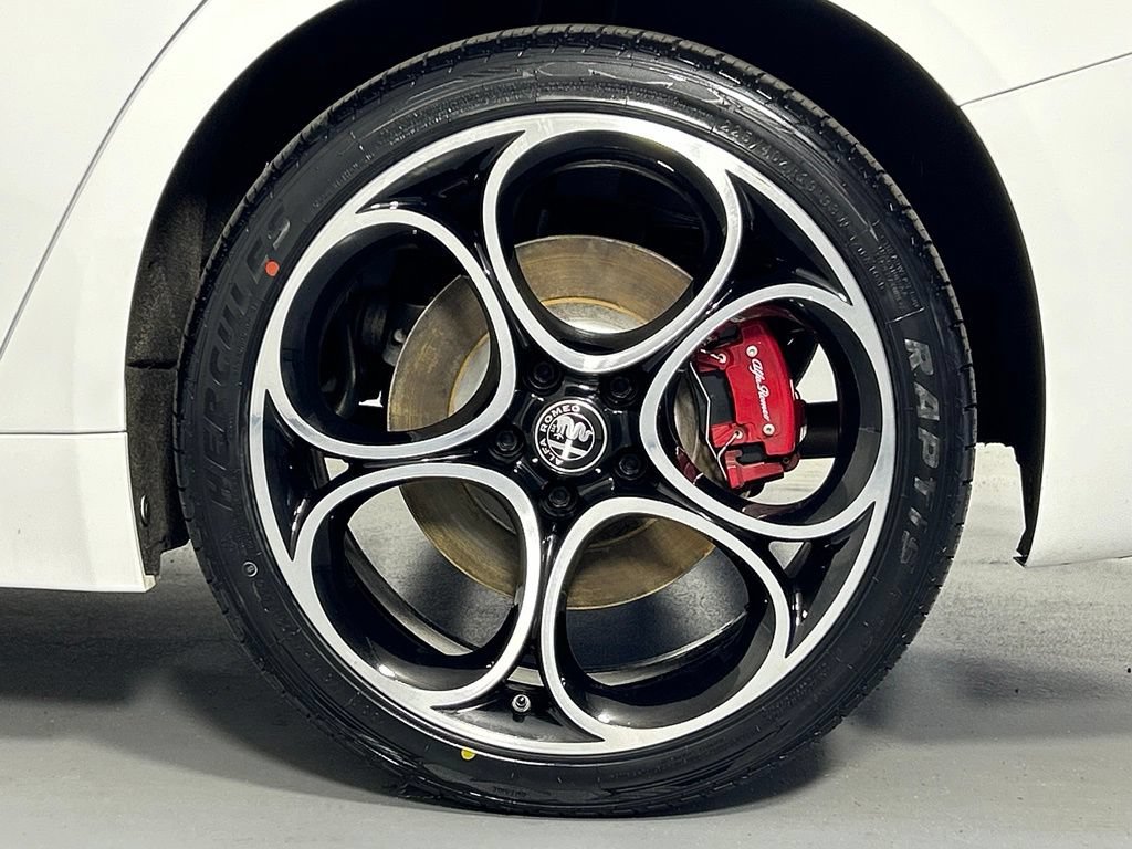 Used 2022 Alfa Romeo Giulia Ti AWD/4WD image 36