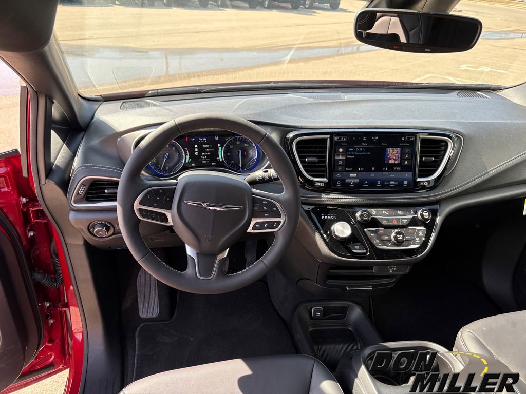 New 2026 Chrysler Pacifica Select image 13