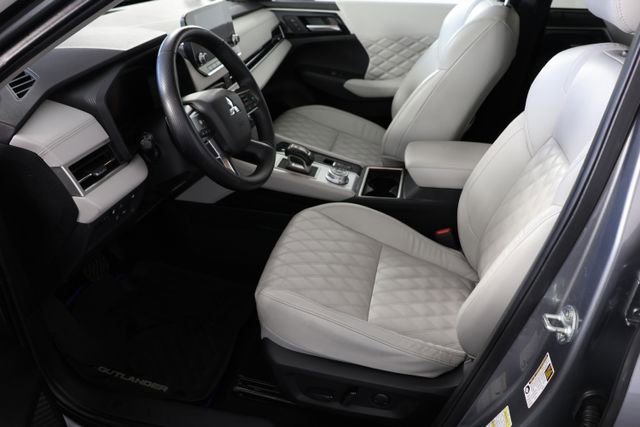 Used 2024 Mitsubishi Outlander SEL image 17