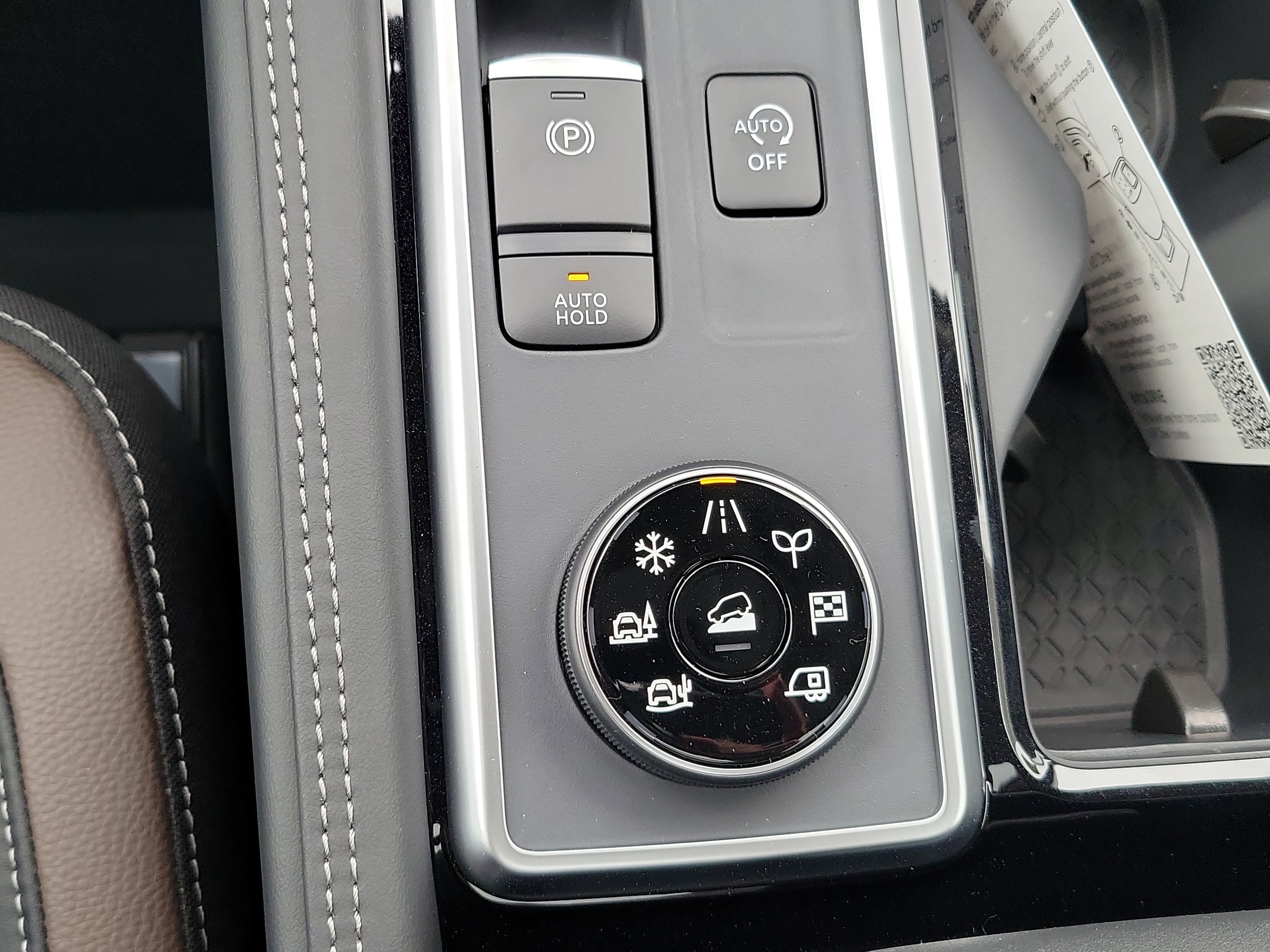 New 2026 Nissan Pathfinder Platinum image 25