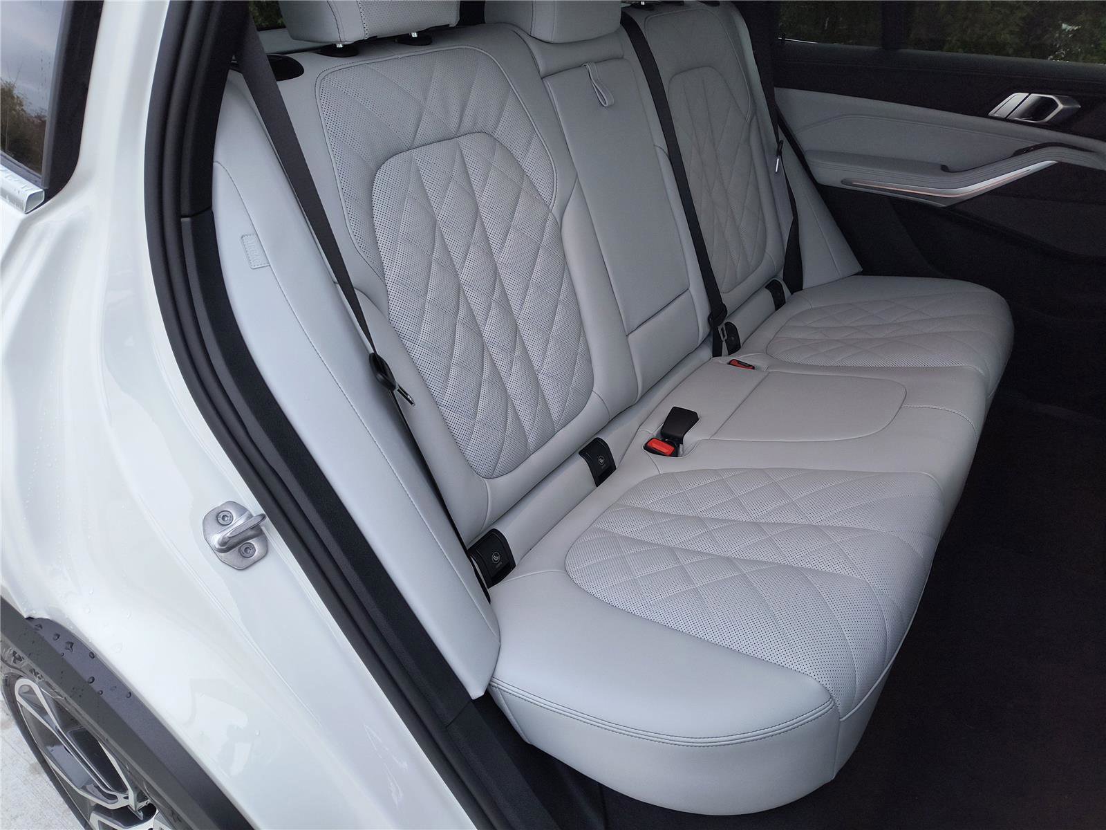 New 2026 BMW X5 sDrive40i image 14