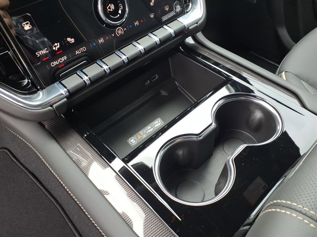 New 2026 GMC Yukon XL Elevation image 17