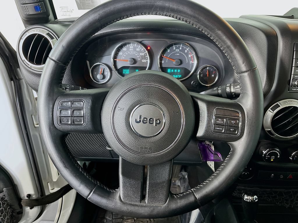 Used 2017 Jeep Wrangler Unlimited Sahara w/ Dual Top Group AWD/4WD image 13