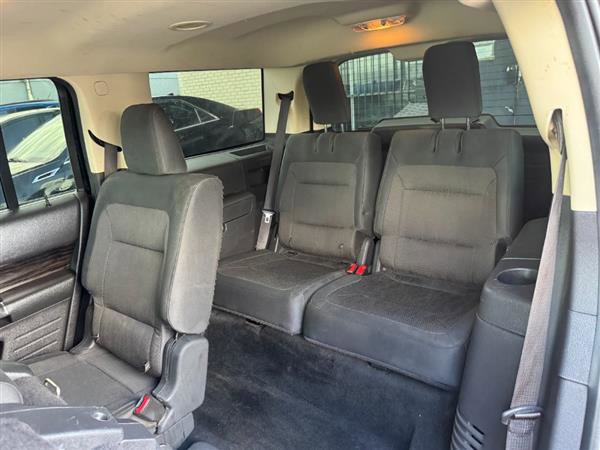 Used 2018 Ford Flex SEL w/ Class III Trailer Tow Package FWD image 18