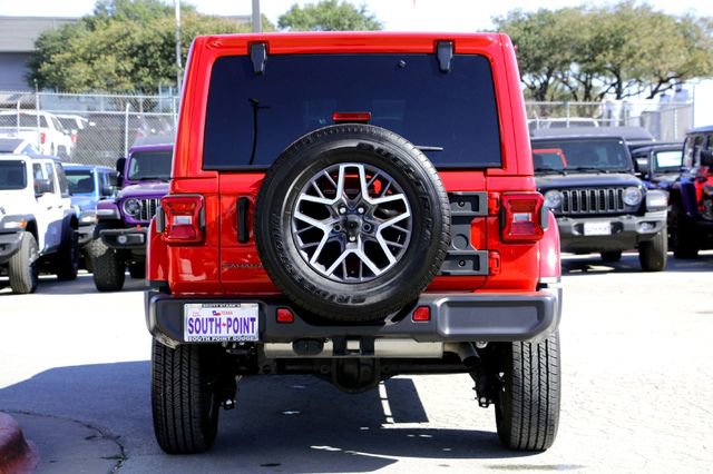Used 2025 Jeep Wrangler Sahara w/ Technology Group image 6
