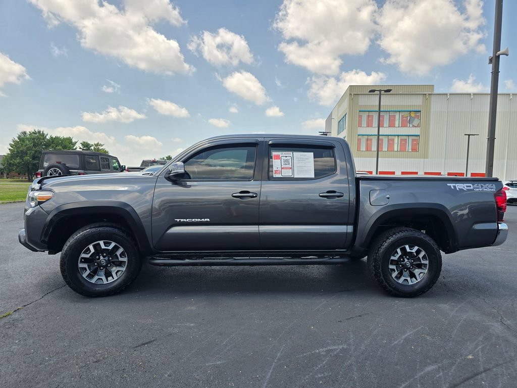 Used 2018 Toyota Tacoma TRD Off-Road AWD/4WD image 6
