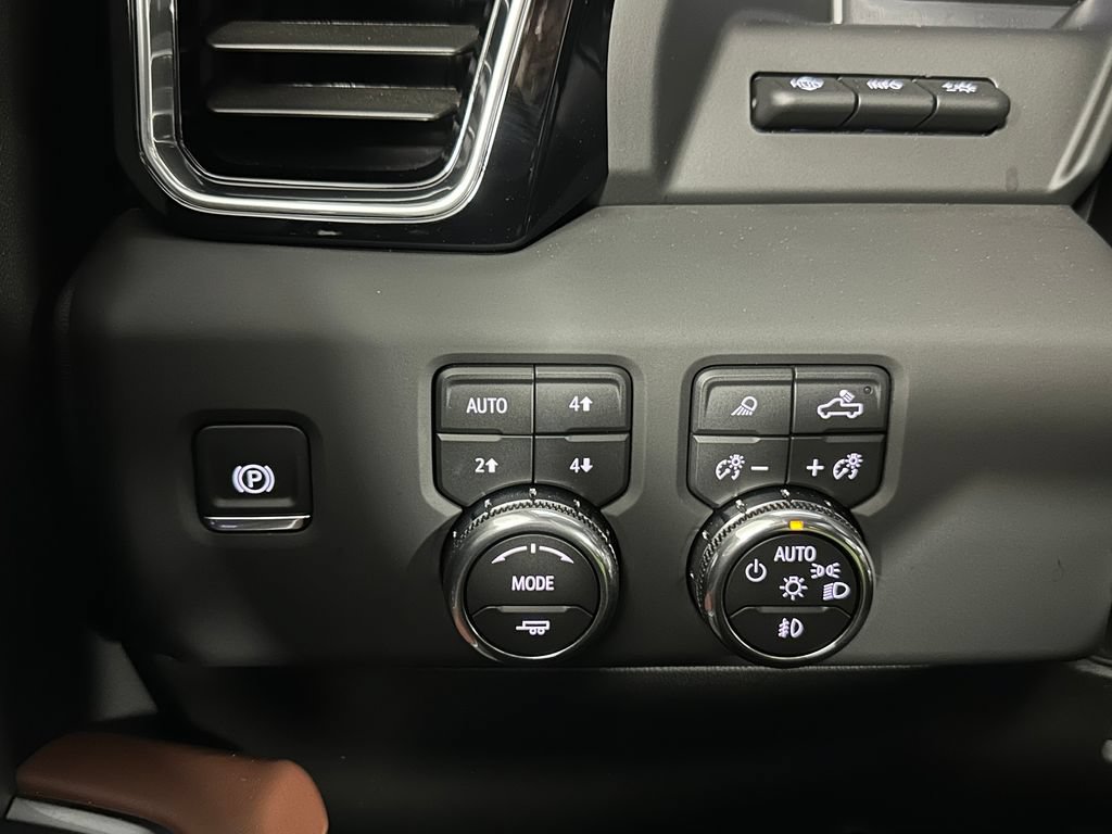 Used 2026 GMC Sierra 2500 Denali Ultimate w/ Max Trailering Package AWD/4WD image 24