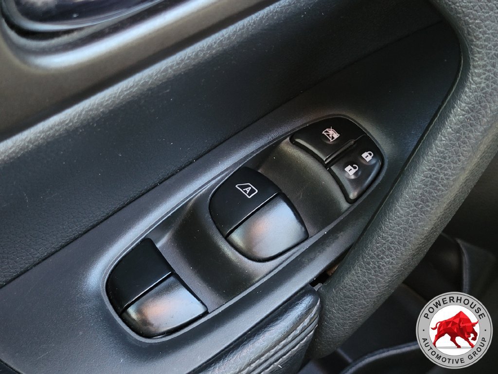 Used 2016 Nissan Rogue S FWD image 25