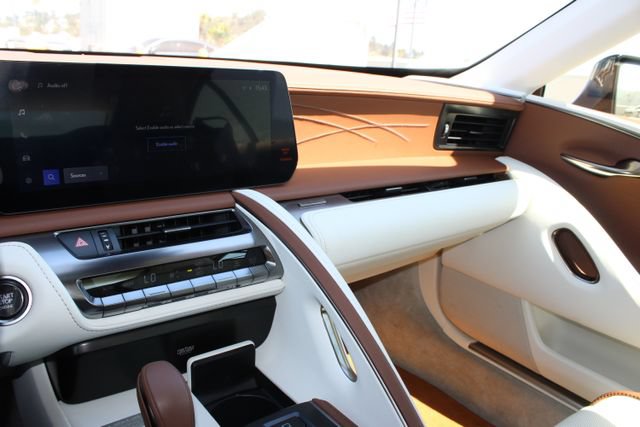 Certified 2026 Lexus LC 500 Convertible RWD image 12
