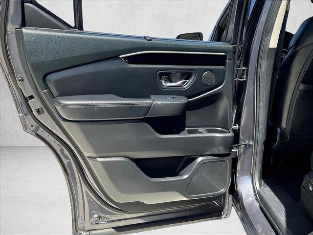Used 2023 Honda Pilot Touring image 18