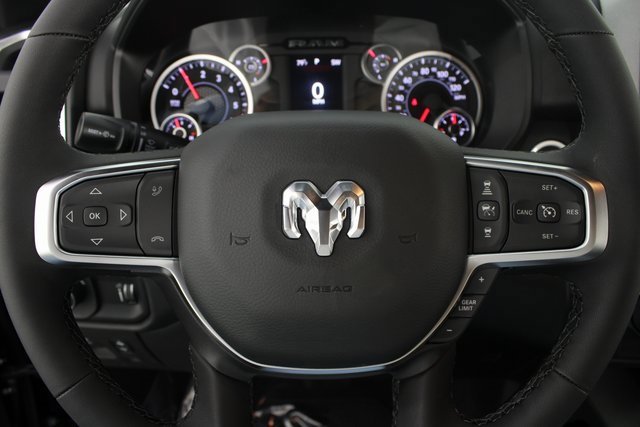 New 2025 RAM 1500 4x4 Crew Cab image 12